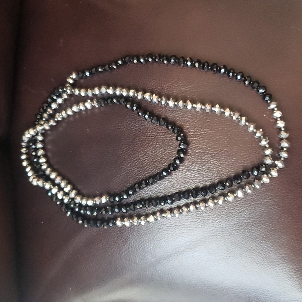 Beaded Necklace Black & Silver tone